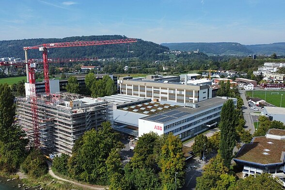 Luftaufnahme des neuen ABB Gebäudes.